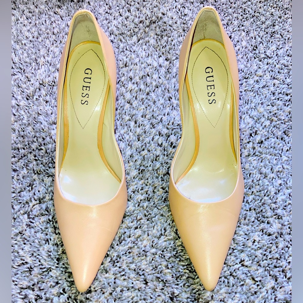 Guess Carrie Nude Pumps.  Sz. 9.5